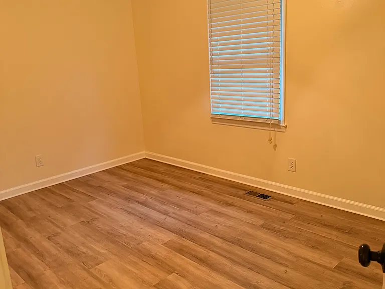 21 David Rd — Photo 28