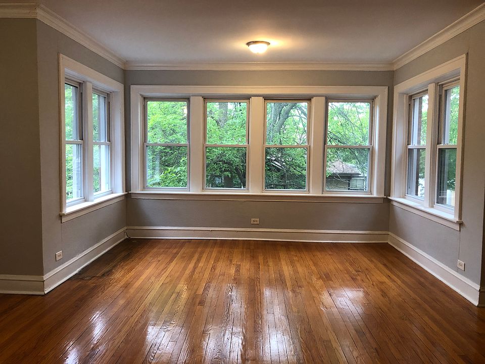 1st image of 2204 W Ainslie St APT 2