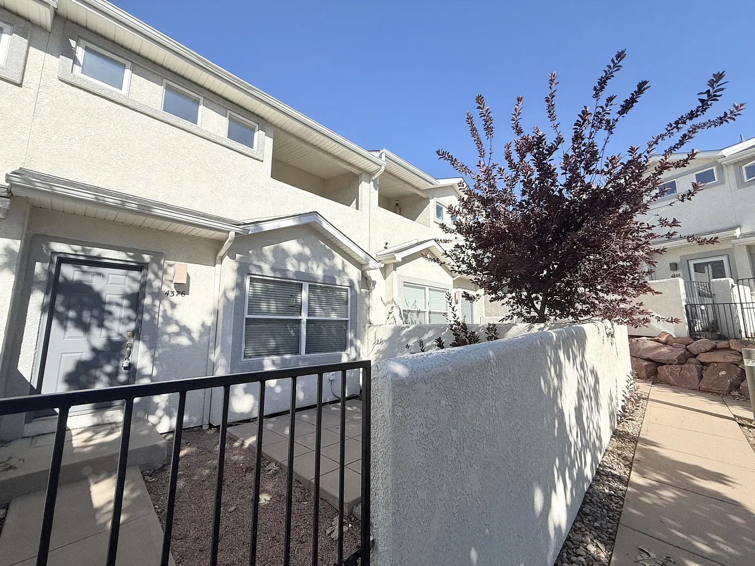 2 bed, 1333 sqft, $1,950 — Photo 2