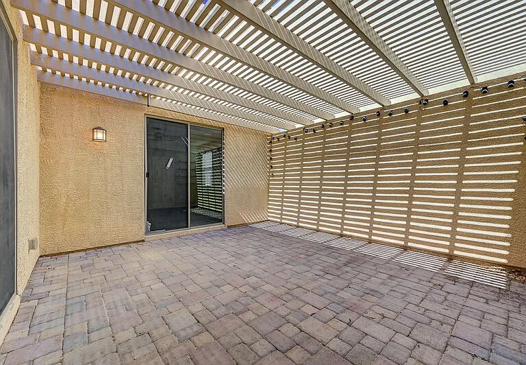 9152 Kentwell Ave — Photo 43