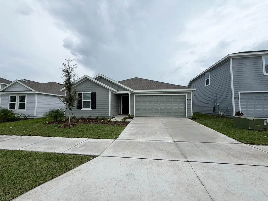 4 bed, 1985 sqft, $2,150 — Photo 2