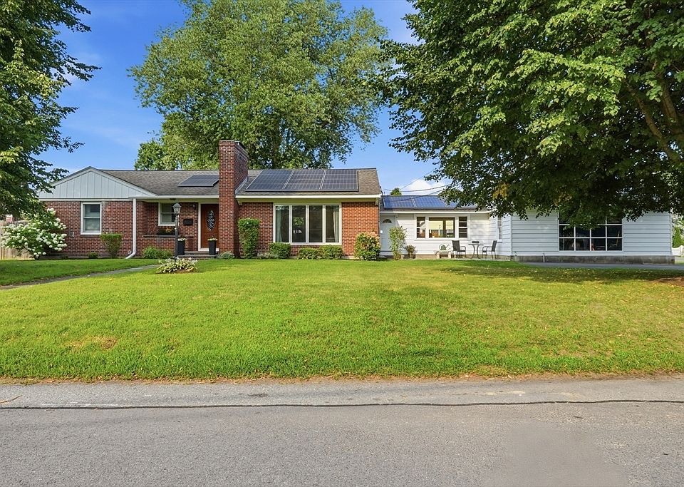 1st image of 7 Pincushion Rd