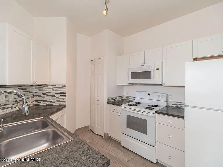 1776 Sophias Dr #303 — Photo 5