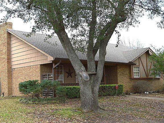 2nd image of 1012 Meridith Dr