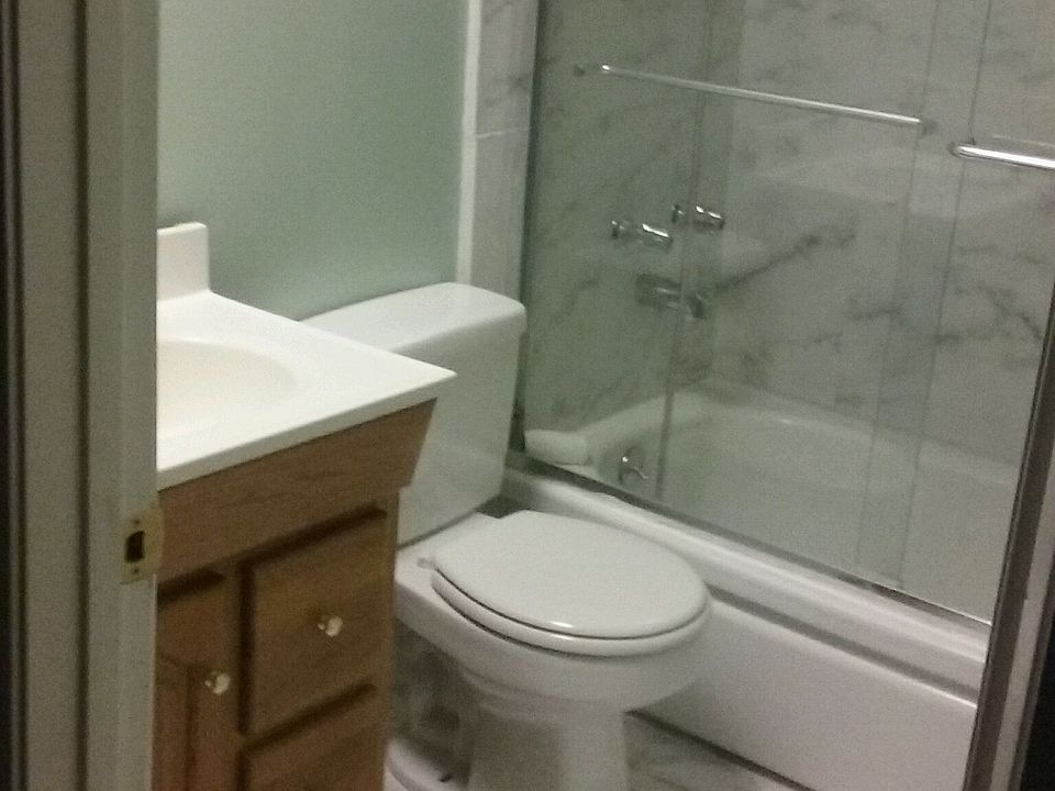 2nd image of 284 Vista Ln