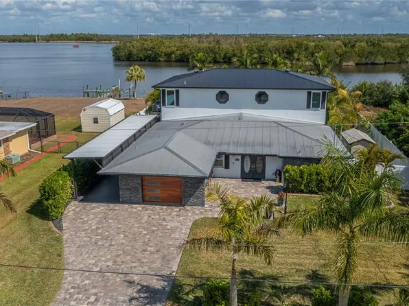 2424 Harbour Dr, Punta Gorda, FL 33983