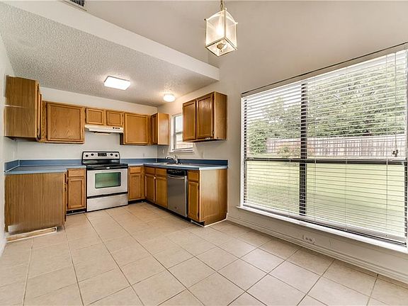 5th image of 4824 Saint Thomas Pl