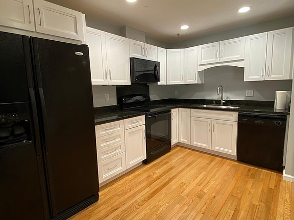 2nd image of 4763 Nicol Cmn APT 110