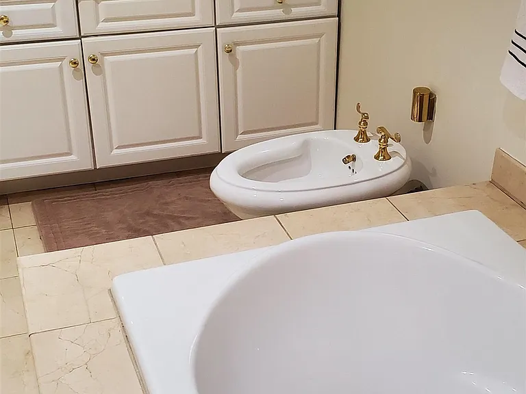 7417 Boulevard East #1 — Photo 12