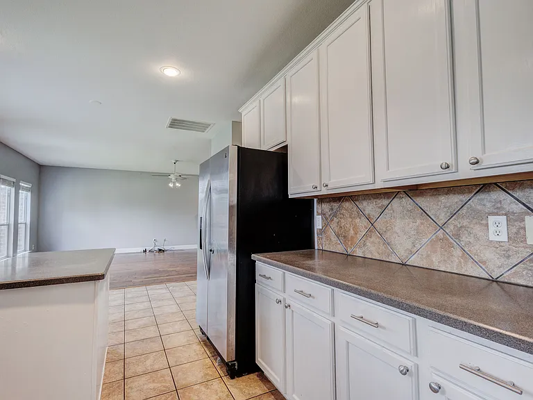 6107 Lakecrest Dr — Photo 7