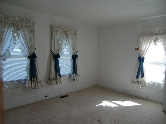 2nd image of 320 Dewey Ln