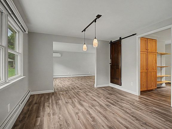 5th image of 50 Deepwoods Dr