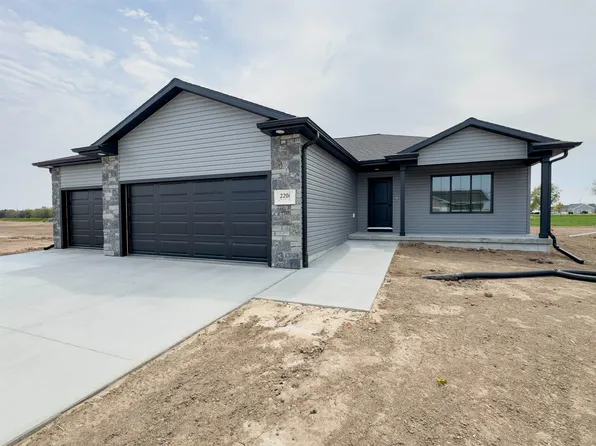 2201 E 41st St, Kearney, NE 68847
