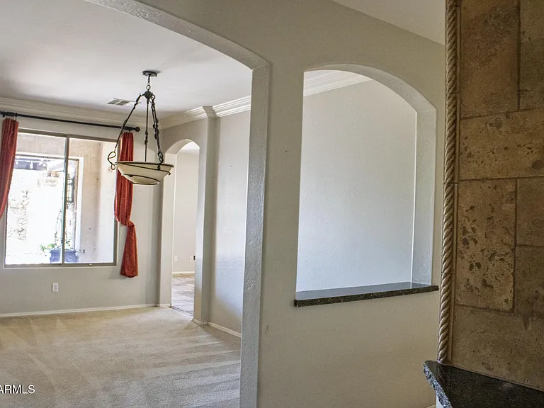 10321 W Windsor Ave — Photo 9