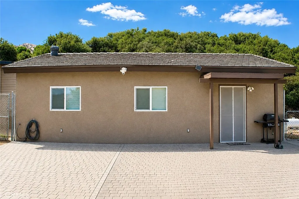 2 bed, 700 sqft, $2,800 — Photo 1