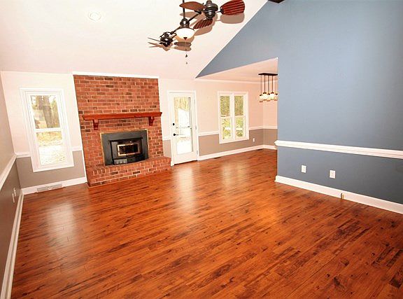 3rd image of 2179 Dogwood Ln
