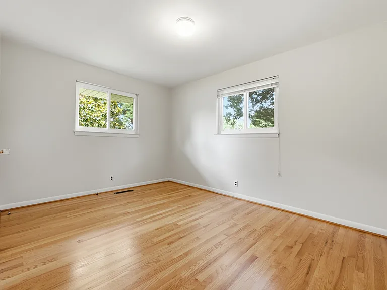 4727 Briarwood Dr — Photo 14