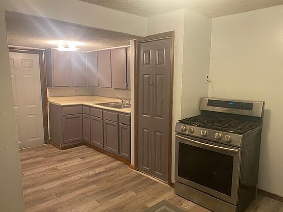 2nd image of 1368 Whitney Ave