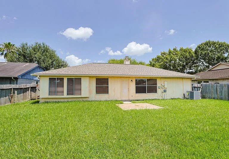 8215 Summer Quail Dr — Photo 32