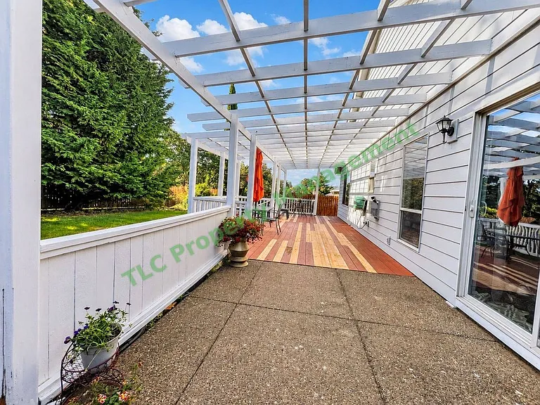 942 Salamander Rd SE — Photo 24