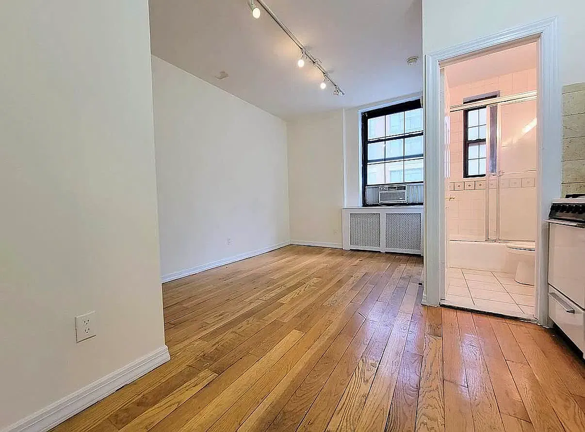 49 Park Avenue — Photo 1