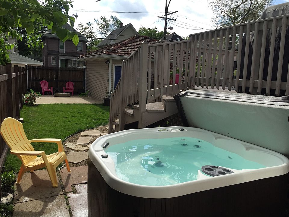 Back Yard - Hot Tub