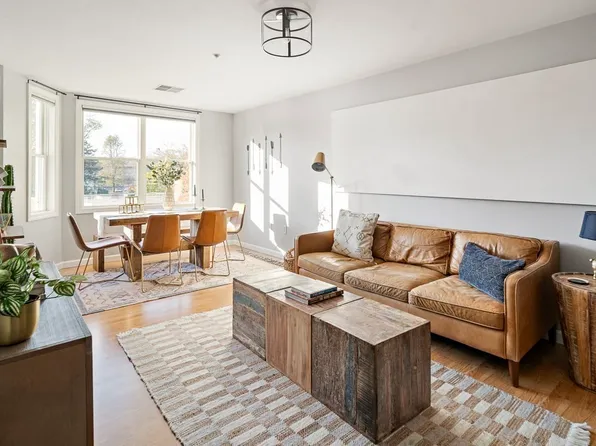 16 Willow St Unit 204, Melrose, MA 02176