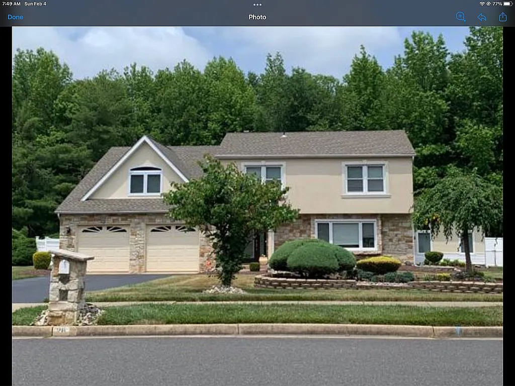 28 Devon Dr photo 1