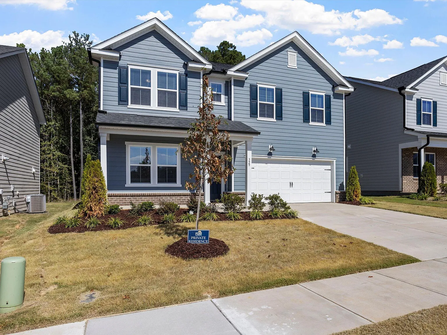 5 bed, 3.0 bath, 2720 sqft, $2,595 — Photo 3