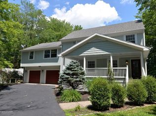 15 Sunrise Dr, Mountain Top, PA 18707