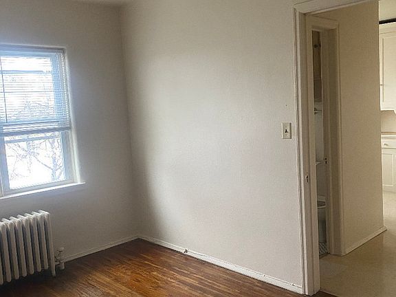 3rd image of 1595 Saint Anthony Ave Unit 20