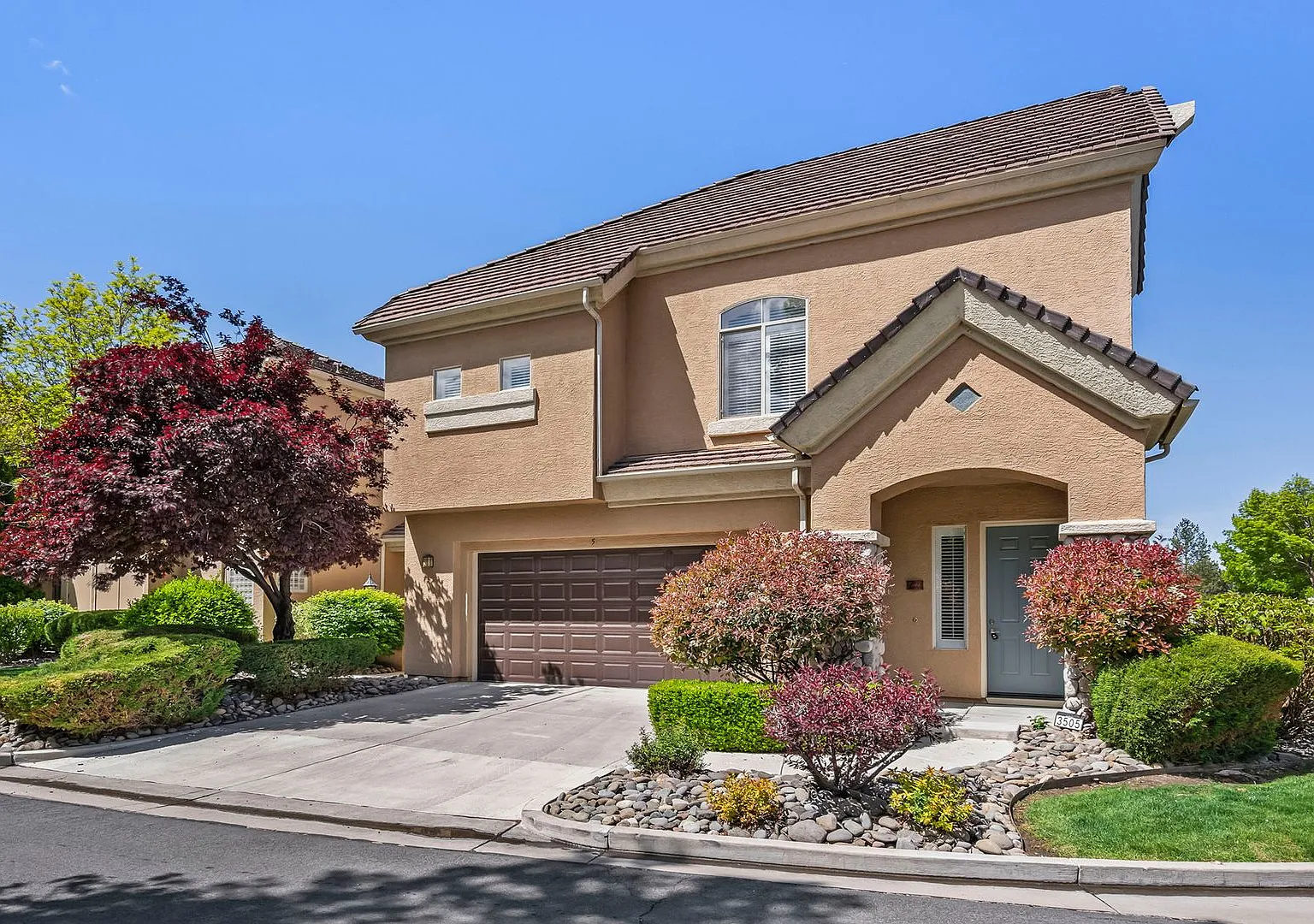 Beautiful Fleur de Lis townhome, Gated Community! — Photo 3