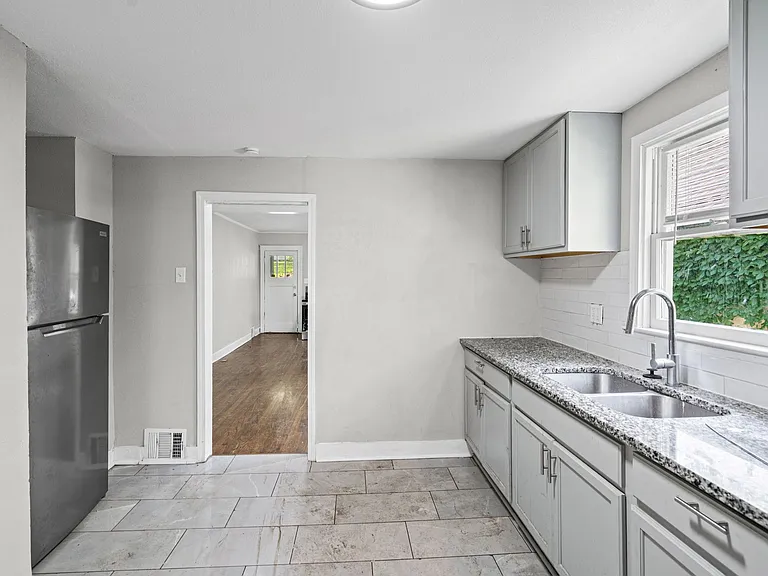 8102 Highland Ave — Photo 23