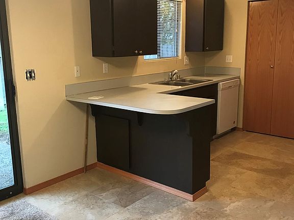 2nd image of 7625 47th Ave NE APT 4