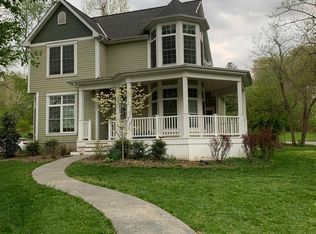 1035 New Ballwin Rd, Ballwin, MO 63021