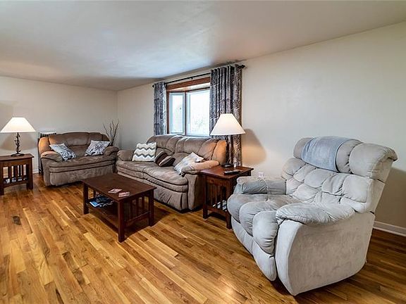3rd image of 51 Deerfield Dr