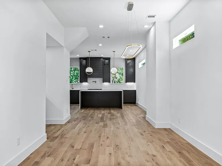 410 Avenue L #B — Photo 16