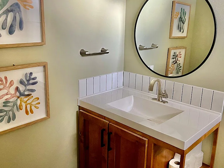 935 Retreat St E — Photo 13