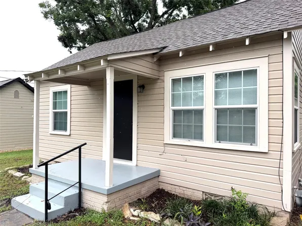 1106 S Jackson St, Brenham, TX 77833
