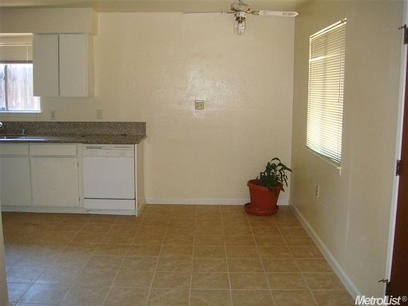 4th image of 5811 Sampson Blvd