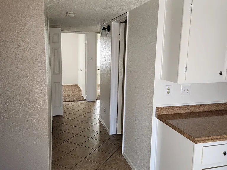 Desert Sun Apartments — Photo 41