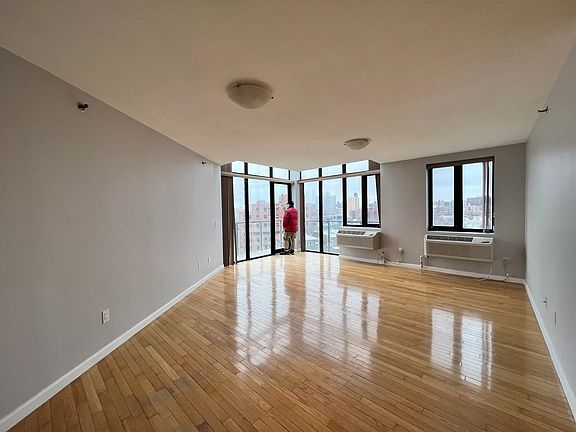 4th image of 60-70 Woodhaven Blvd #6E