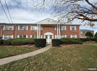 78 Manchester Ct #89, Wayne, NJ 07470
