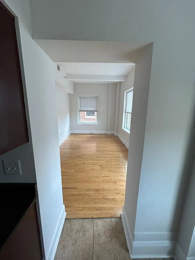 200 N Sycamore St - 501 — Photo 2