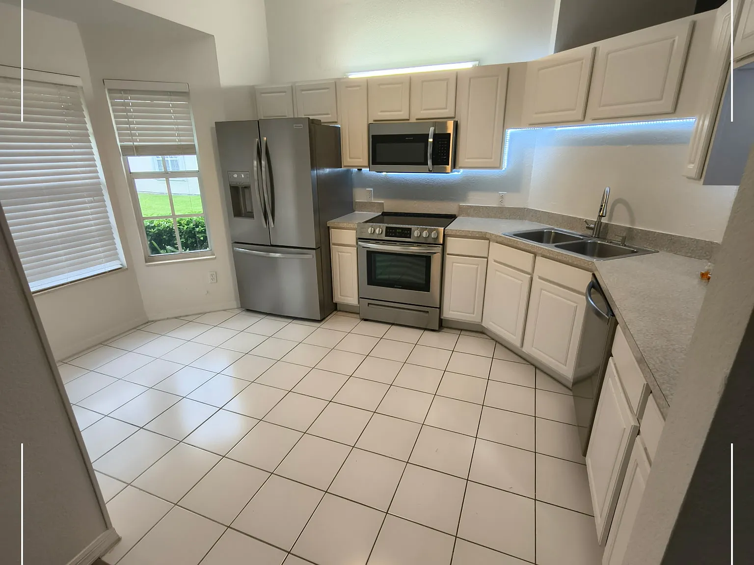 3 bed, 1380 sqft, $2,000 — Photo 2