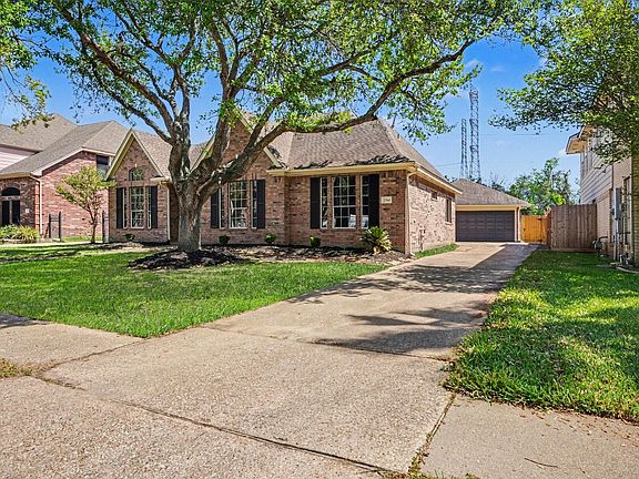 3rd image of 2514 Acadiana Ln