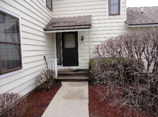 610 Dunham Rd, Gurnee, IL 60031