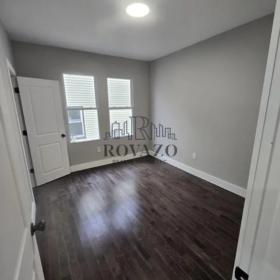 69 Brookdale Ave #3L — Photo 5