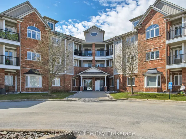 16 Westbury Rd Unit 311, Wasaga Beach, ON L9Z 0B8