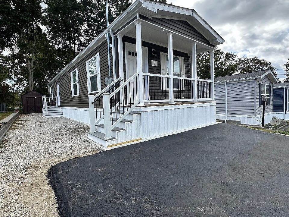 1st image of 7 Upper Marina Dr #7